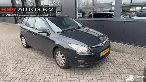 Hyundai i30 cw 1.4 blue 2011