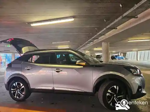 Peugeot e-2008 2021