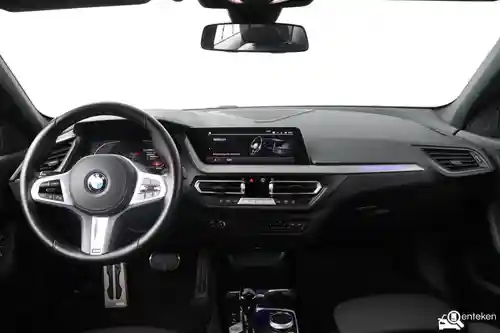BMW 118i 2022