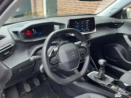 Peugeot 2008 1.2 PureTech 130 2021