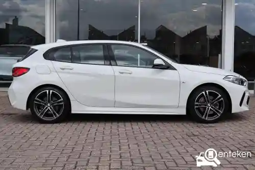 BMW 118i 2021