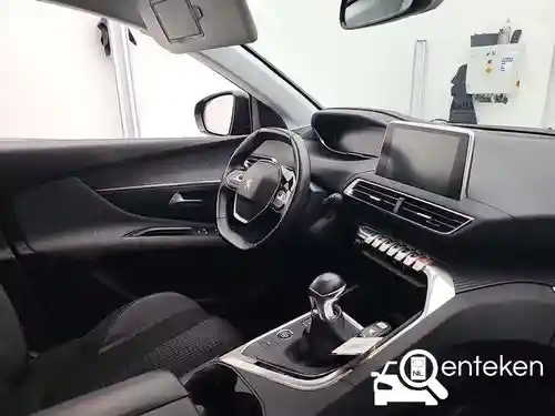 Peugeot 3008 1.2 PureTech 130 2022