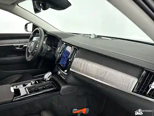Volvo V90 T8 2022