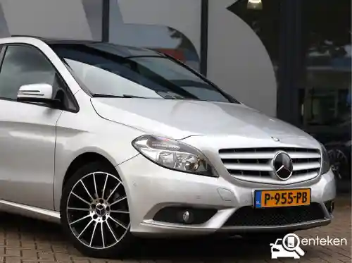 Mercedes-Benz B 180 2013