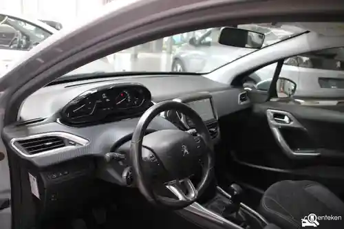 Peugeot 2008 1.2 PureTech 110 2017