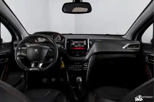 Peugeot 2008 1.2 PureTech 130 2017