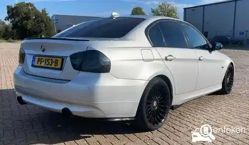 BMW 320i 2006