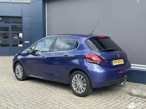 Peugeot 208 1.2 PureTech 110 2016
