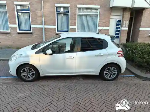 Peugeot 208 1.2 PureTech 82 2014