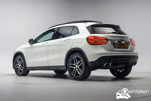Mercedes-Benz GLA 180 2016