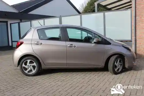 Toyota Yaris 1.5 Hybrid 2015