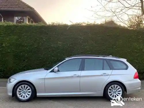BMW 318i Touring 2009