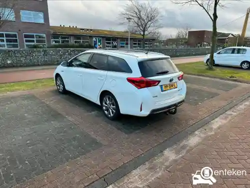 Toyota Auris Touring Sports 1.8 Hybrid 2013