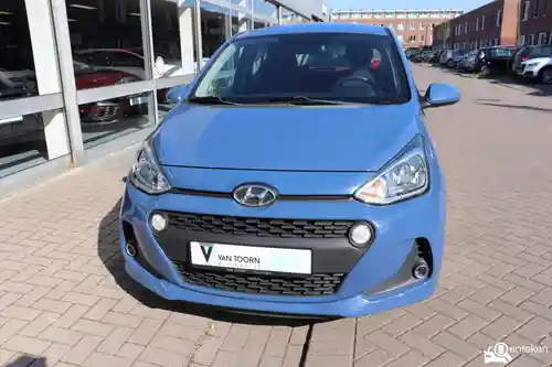 Hyundai i10 1.0 blue 2017