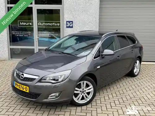 Opel Astra Sports Tourer 1.4 Turbo 2011