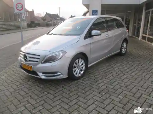 Mercedes-Benz B 180 2013