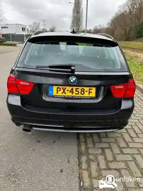 BMW 318i Touring 2010