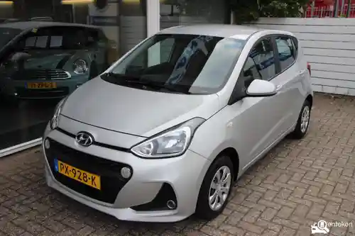 Hyundai i10 1.0 blue 2018