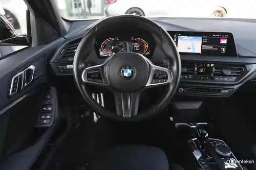 BMW 118i 2022