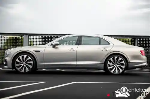 Bentley Flying Spur V8 2021