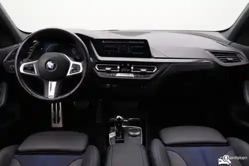 BMW 118i 2022