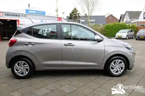 Hyundai i10 1.0 2022