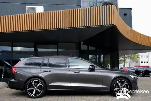 Volvo V60 B3 2022