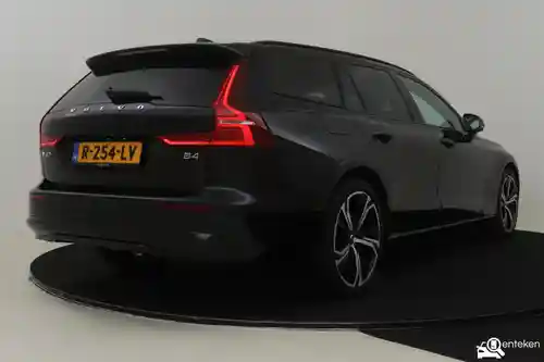 Volvo V60 B4 2022