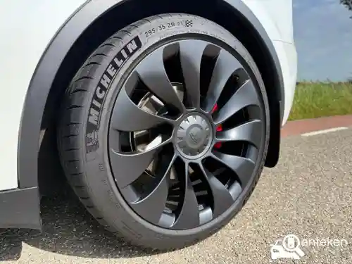 Tesla Model Y Maximum Range 2022