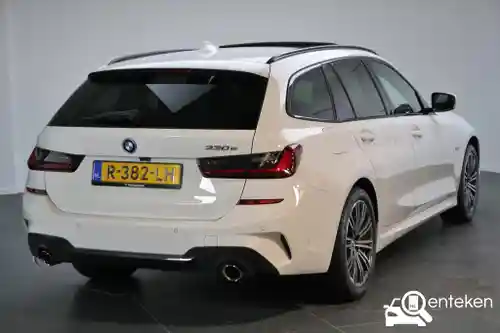 BMW 330e Touring 2022