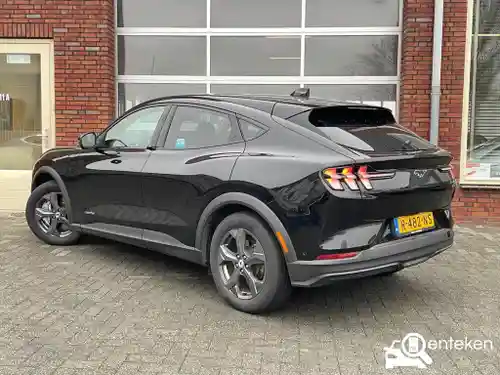 Ford Mustang Mach-E Standard Range 2022