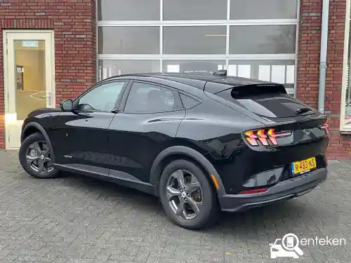 Ford Mustang Mach-E Standard Range 2022