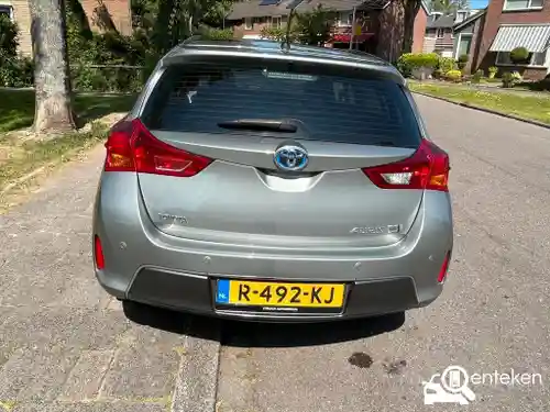 Toyota Auris 1.8 Hybrid 2013