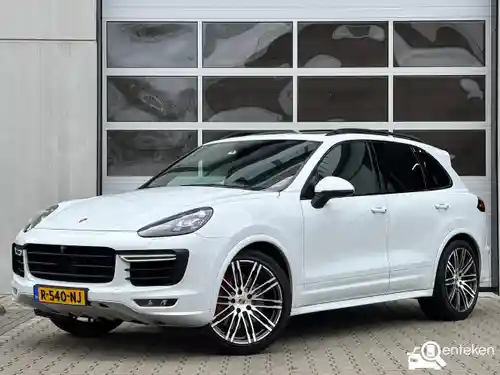 Porsche Cayenne GTS 2016