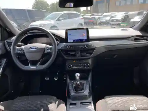 Ford Focus Turnier 1.0 EcoBoost Hybrid 2022