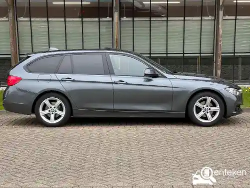 BMW 318i Touring 2016