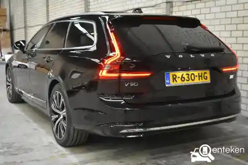 Volvo V90 T8 2022
