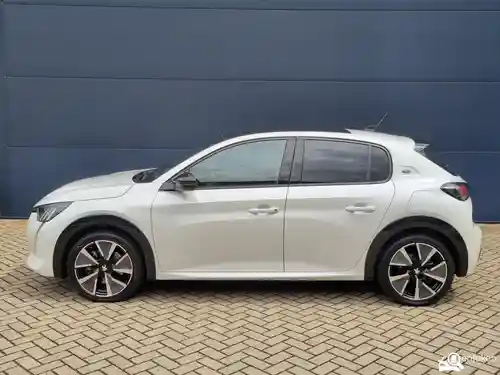 Peugeot e-208 156 2021