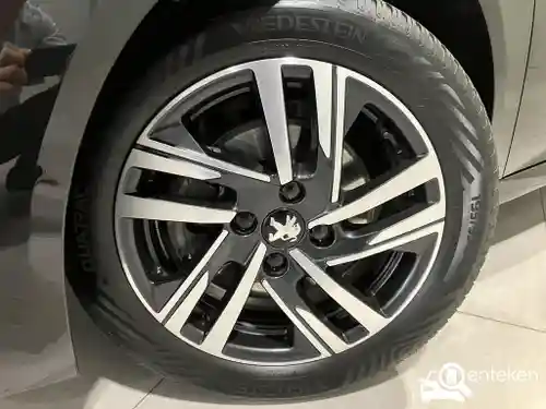 Peugeot 208 1.2 PureTech 100 2022