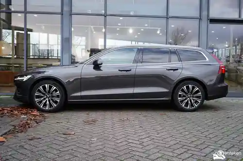 Volvo V60 B4 2022