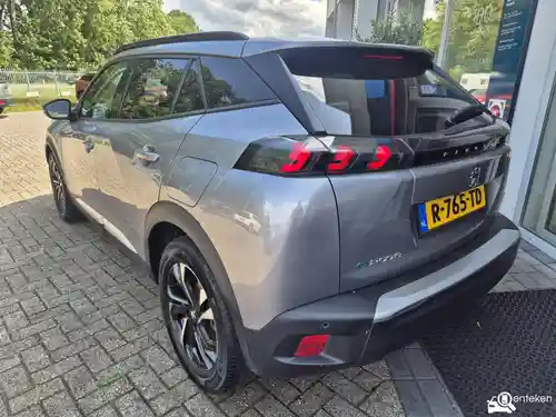 Peugeot e-2008 2022