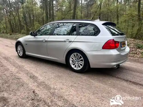 BMW 320i Touring 2010