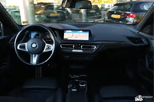 BMW 118i 2022