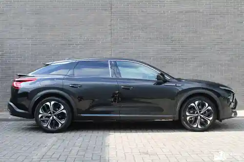Citroen C5 X Hybrid 225  2022