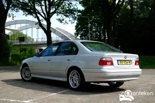 BMW 530i 2000
