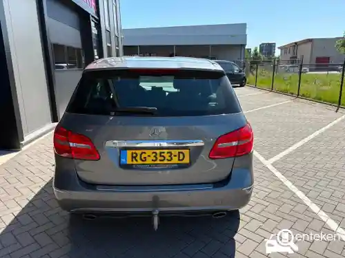 Mercedes-Benz B 180 2013
