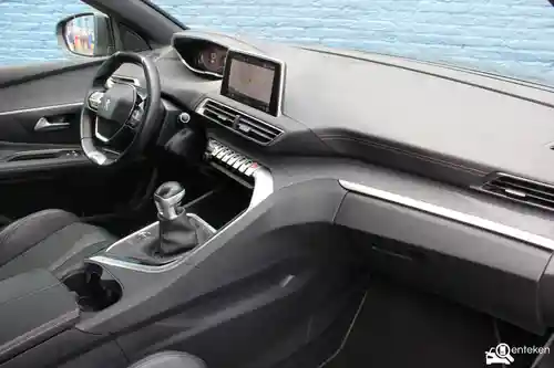 Peugeot 3008 1.2 PureTech 130 2018