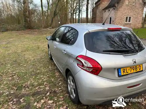 Peugeot 208 1.2 PureTech 82 2012