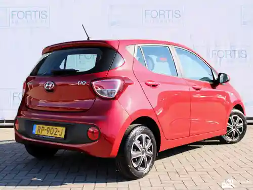 Hyundai i10 1.0 blue 2018