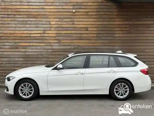 BMW 318i Touring 2016